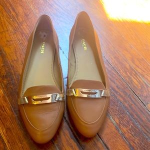 Coach brown flats women’s size 7. Worn once, like brand new condition.
